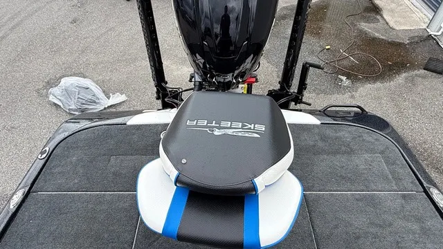 Slide: The Image of Skeeter FXE21 Limited 2027 - 15