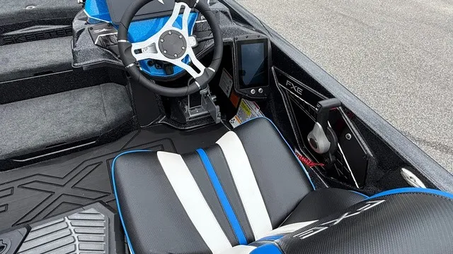 Slide: The Image of Skeeter FXE21 Limited 2027 - 17