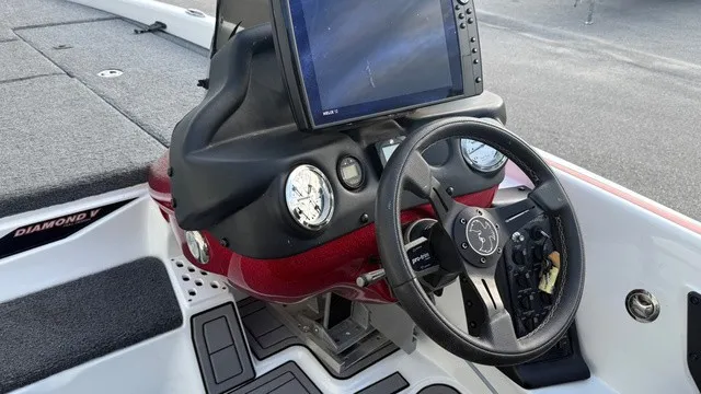 Slide: The Image of Phoenix Bass Boat 721 ProXP 2022 - 14
