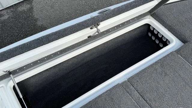 Slide: The Image of Phoenix Bass Boat 721 ProXP 2022 - 20
