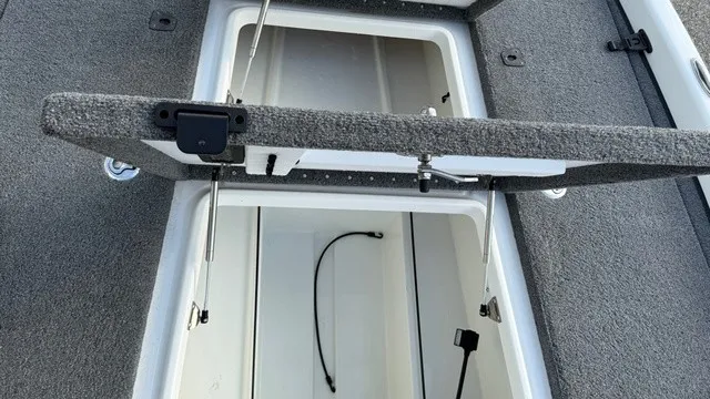 Slide: The Image of Phoenix Bass Boat 721 ProXP 2022 - 18