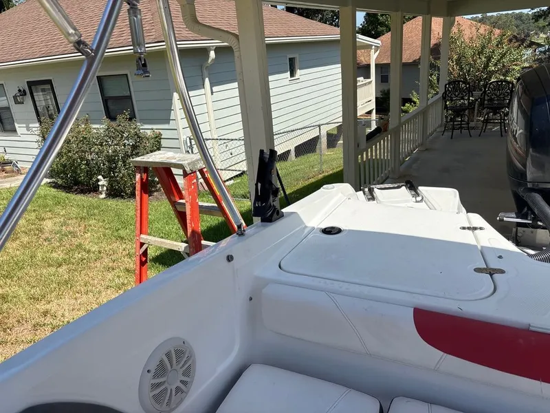 Slide: The Image of Tahoe 550 TF 2018 - 18