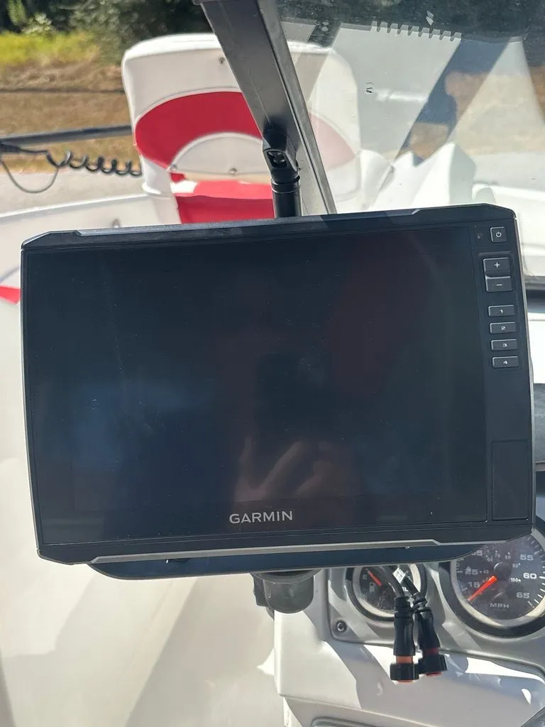 Slide: The Image of Tahoe 550 TF 2018 - 13