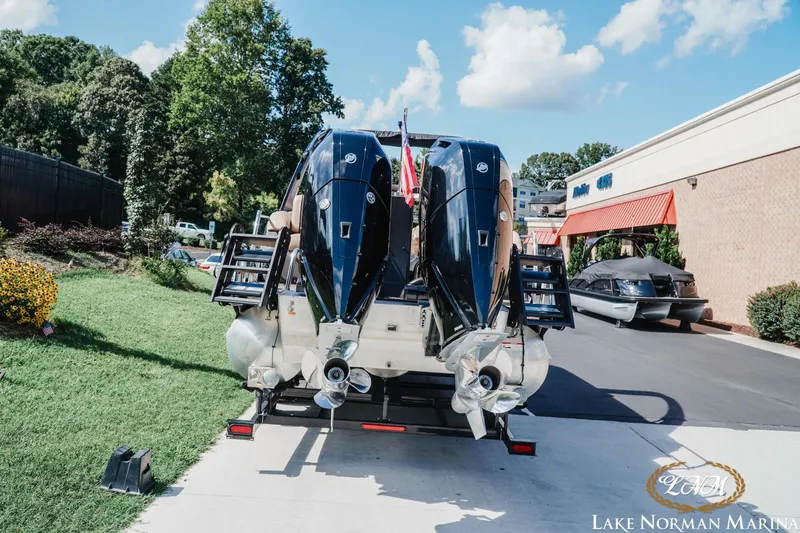 Slide: The Image of 2025 Barletta L25MAT pontoon boat with dual engines at Lake Norman Marina. - 4