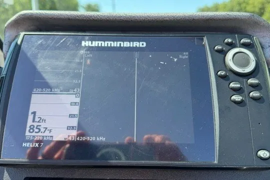 Slide: The Image of Humminbird Helix 7 fish finder display on 2018 Ranger VS1670 SC boat. - 17