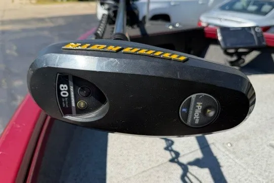 Slide: The Image of Minn Kota trolling motor on 2018 Ranger VS1670 SC boat, featuring i-Pilot technology. - 28