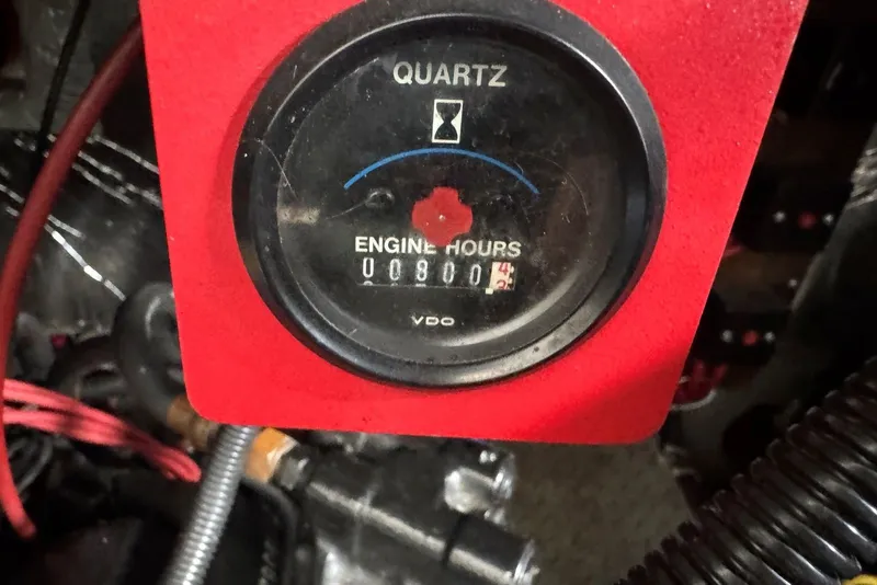 Slide: The Image of Engine hour meter on Regal Commodore 400, 1994 model, showing 800 hours. - 40
