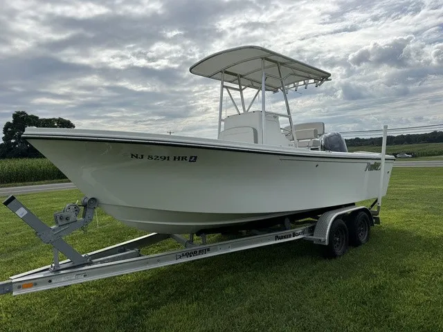 Slide: The Image of Parker Marine 2100 Special Edition 2022 - 10