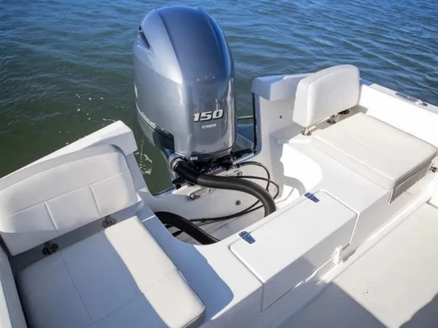 Slide: The Image of Parker Marine 2100 Special Edition 2022 - 3