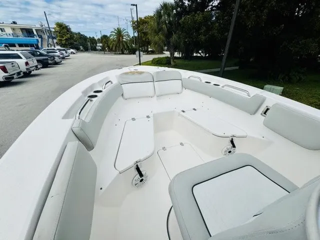 Slide: The Image of Sea Fox 228 Commander 2020 - 17