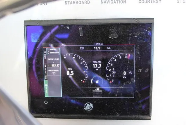 Slide: The Image of Shearwater 250 SS Carolina 2023 - 21