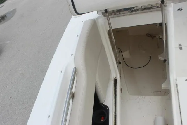 Slide: The Image of Boston Whaler 270 Vantage 2013 - 26