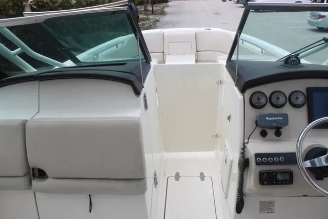 Slide: The Image of Boston Whaler 270 Vantage 2013 - 24