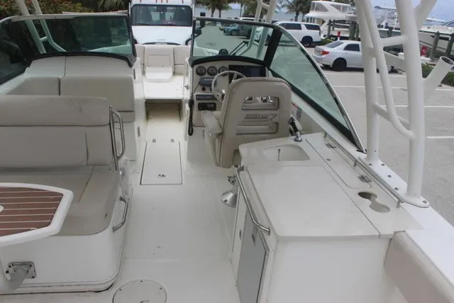 Slide: The Image of Boston Whaler 270 Vantage 2013 - 14