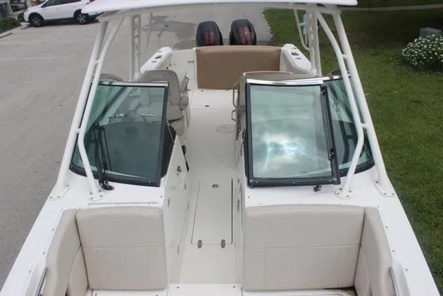 Slide: The Image of Boston Whaler 270 Vantage 2013 - 17
