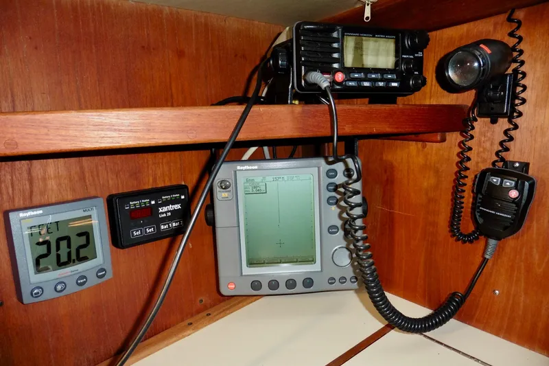 Slide: The Image of Navigation and communication equipment on a 1986 Ericson 35.3 sailboat. - 28