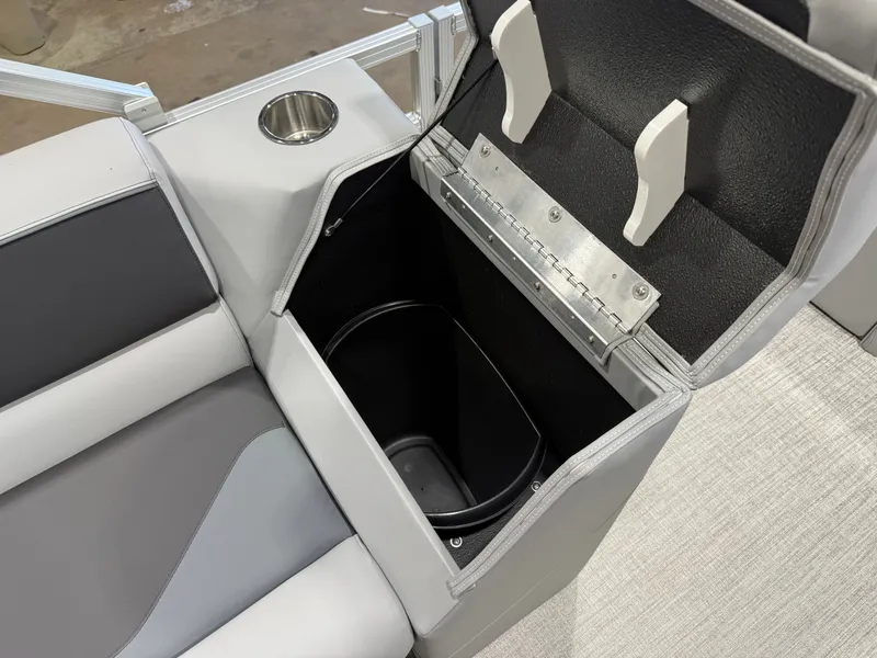 Slide: The Image of Tahoe Sport 2180 Cruise & Honda 4-Stroke EFI 2027 - 25