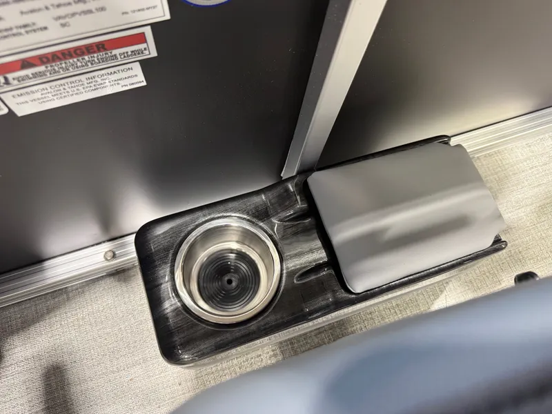 Slide: The Image of Tahoe Sport 2180 Cruise & Honda 4-Stroke EFI 2027 - 18