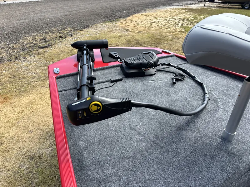 Slide: The Image of Tracker Bass Tracker Classic XL 2027 - 16