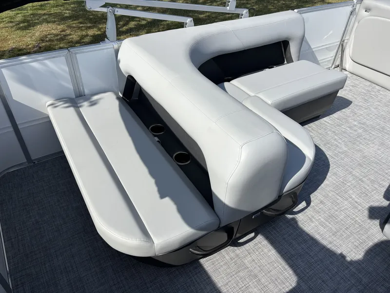 Slide: The Image of Sun Tracker Party Barge 18 DLX 2027 - 16
