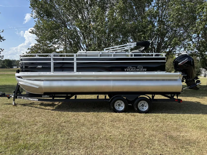The Image of Sun Tracker SportFish 20 DLX 2026 - 1
