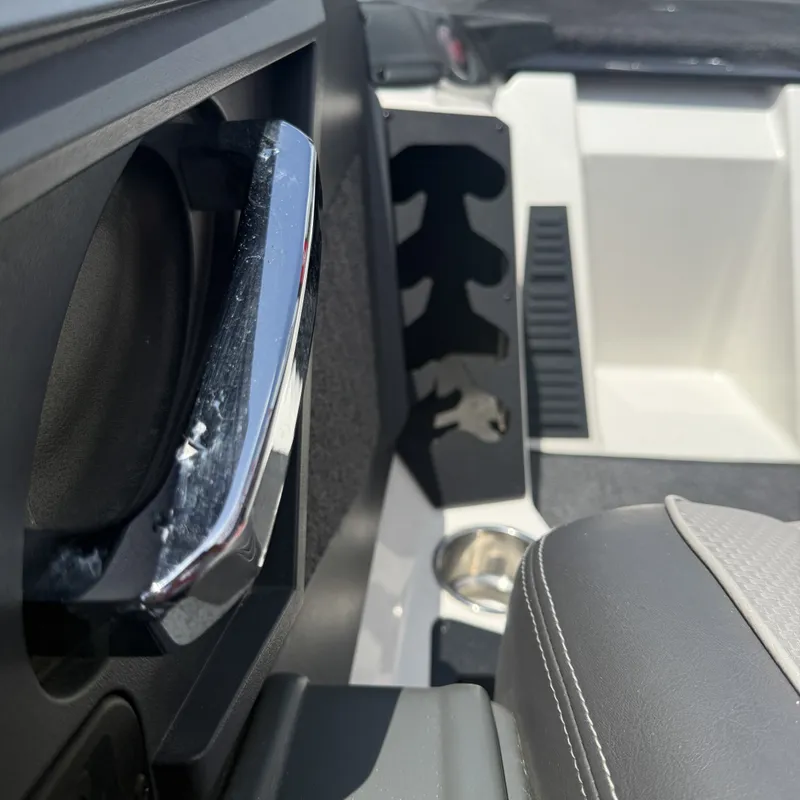 Slide: The Image of Ranger Z518 2019 - 14