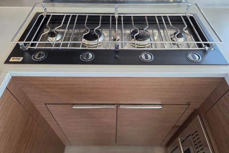 Slide: The Image of 4 Burner Stove - 28