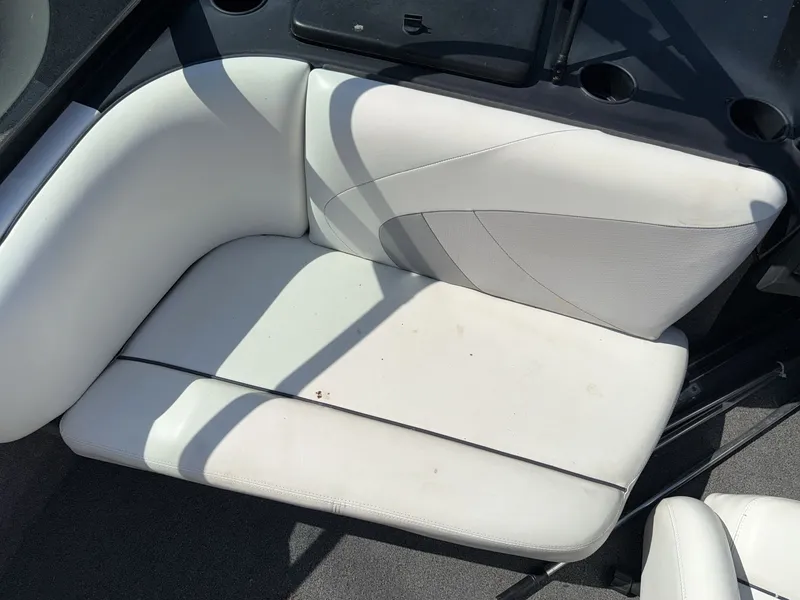 Slide: The Image of Malibu Sportster LX 2003 - 18