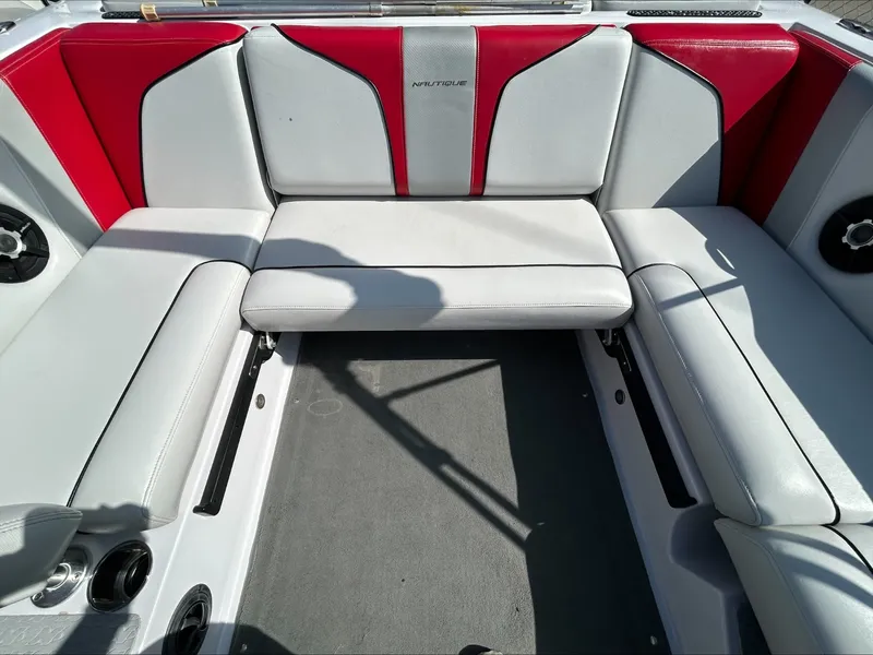 Slide: The Image of Nautique 210 Super Air Nautique 2009 - 10
