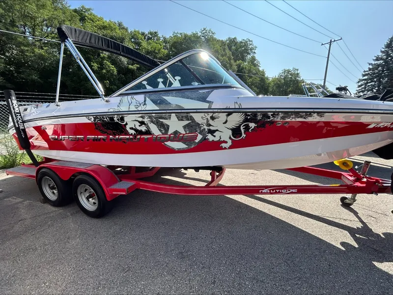 The Image of Nautique 210 Super Air Nautique 2009 - 1