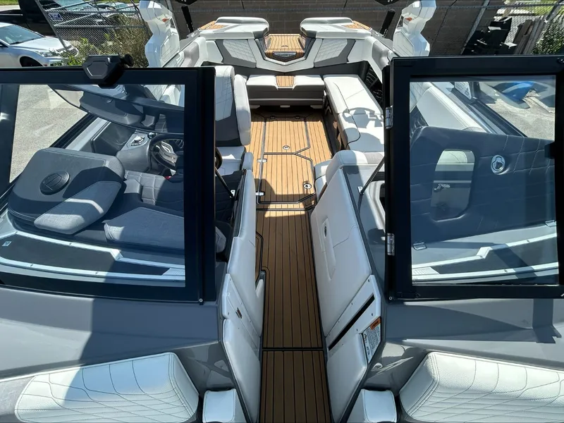 Slide: The Image of Nautique G23 2023 - 12