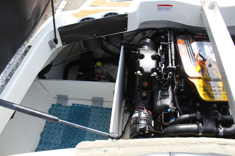 Slide: The Image of Sea Ray 185 Sport 2007 - 16