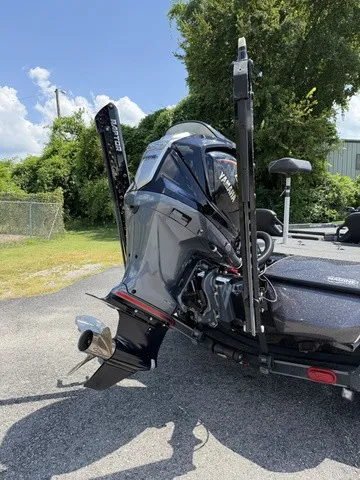 Slide: The Image of Skeeter ZXR20 2022 - 4