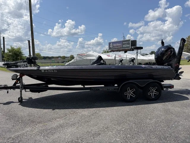 Slide: The Image of Skeeter ZXR20 2022 - 2