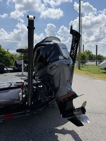 Slide: The Image of Skeeter ZXR20 2022 - 3