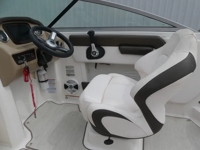 Slide: The Image of Chaparral 21 H2O Ski & Fish 2019 - 23