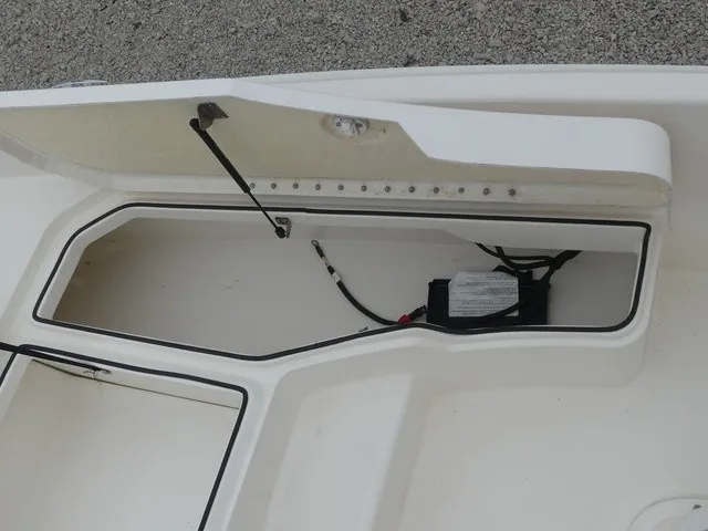 Slide: The Image of Bayliner Element F21 2020 - 25