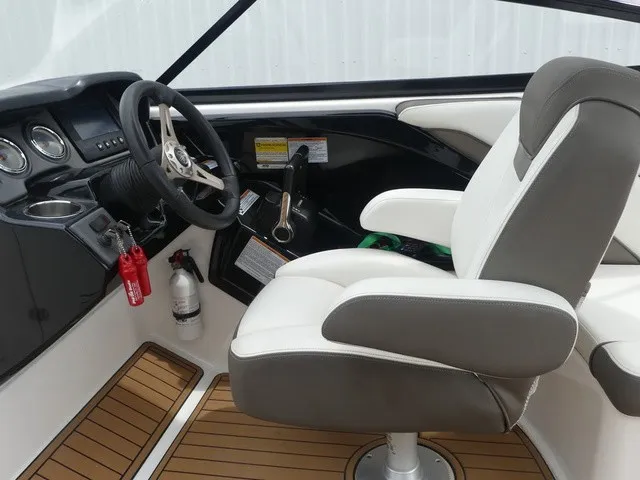 Slide: The Image of Yamaha 242 Limited S 2015 - 23