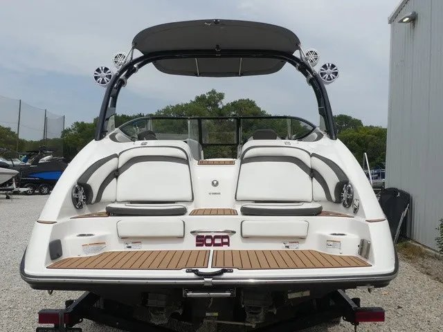 Slide: The Image of Yamaha 242 Limited S 2015 - 5