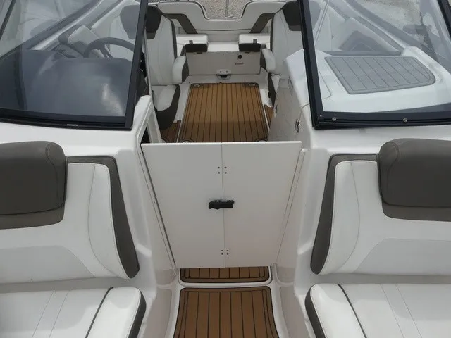 Slide: The Image of Yamaha 242 Limited S 2015 - 19