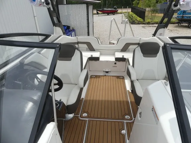 Slide: The Image of Yamaha 242 Limited S 2015 - 11