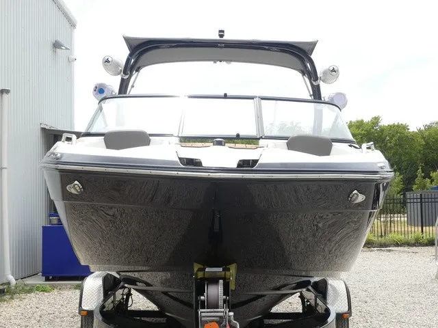 Slide: The Image of Yamaha 242 Limited S 2015 - 7