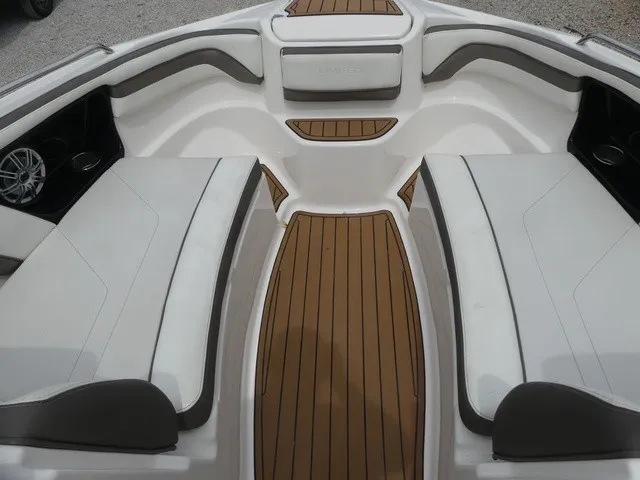 Slide: The Image of Yamaha 242 Limited S 2015 - 16