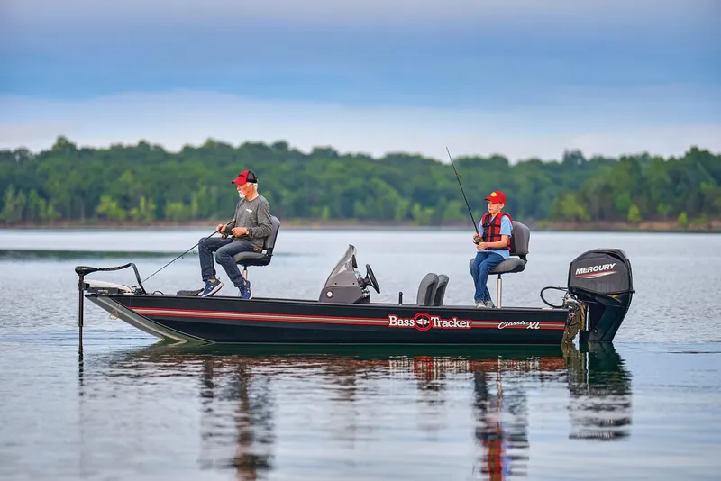 Slide: The Image of Tracker Bass Tracker Classic XL 2027 - 35
