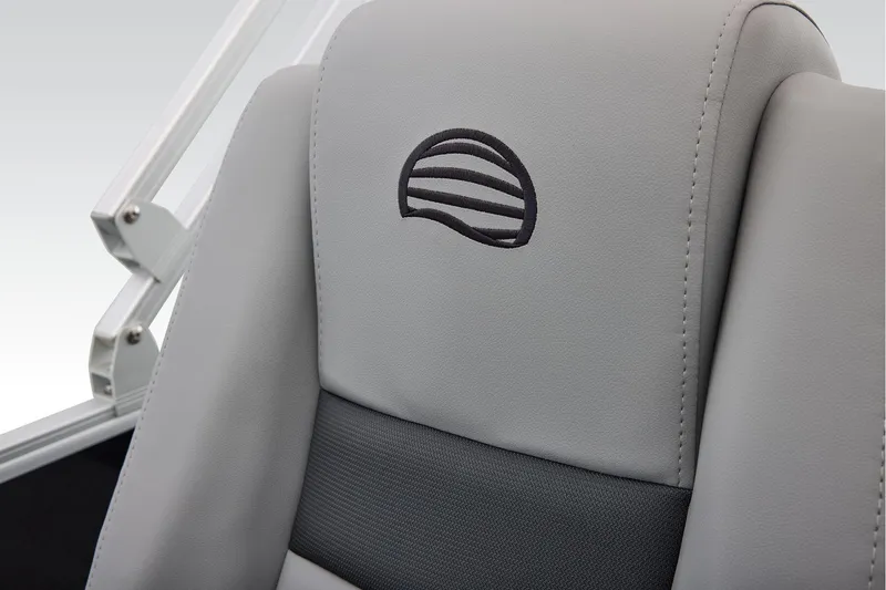 Slide: The Image of Sun Tracker Party Barge 22 RF DLX 2027 - 42