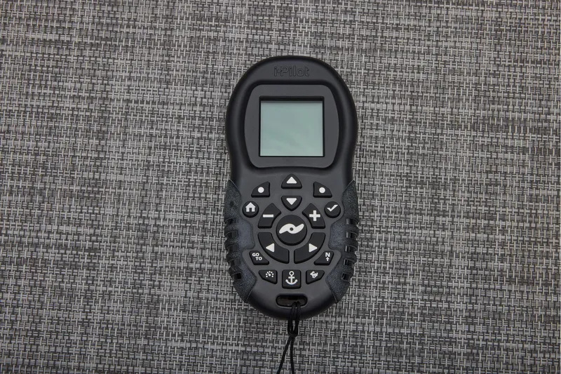 Slide: The Image of Sun Tracker SportFish 20 DLX 2027 - 28