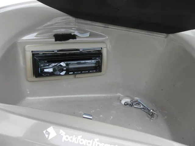 Slide: The Image of Bayliner 205 BR I/O MERCRUISER 2003 - 14