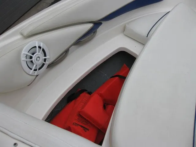 Slide: The Image of Bayliner 205 BR I/O MERCRUISER 2003 - 22