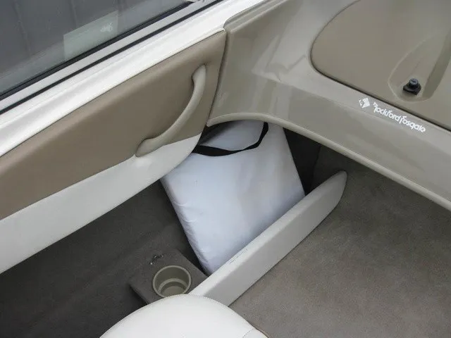 Slide: The Image of Bayliner 205 BR I/O MERCRUISER 2003 - 20