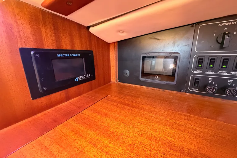 Slide: The Image of Control panel of a 2003 Farr 50 Pilot House yacht with Spectra Connect system. - 66